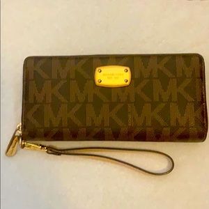 Michael Kors Wristlet